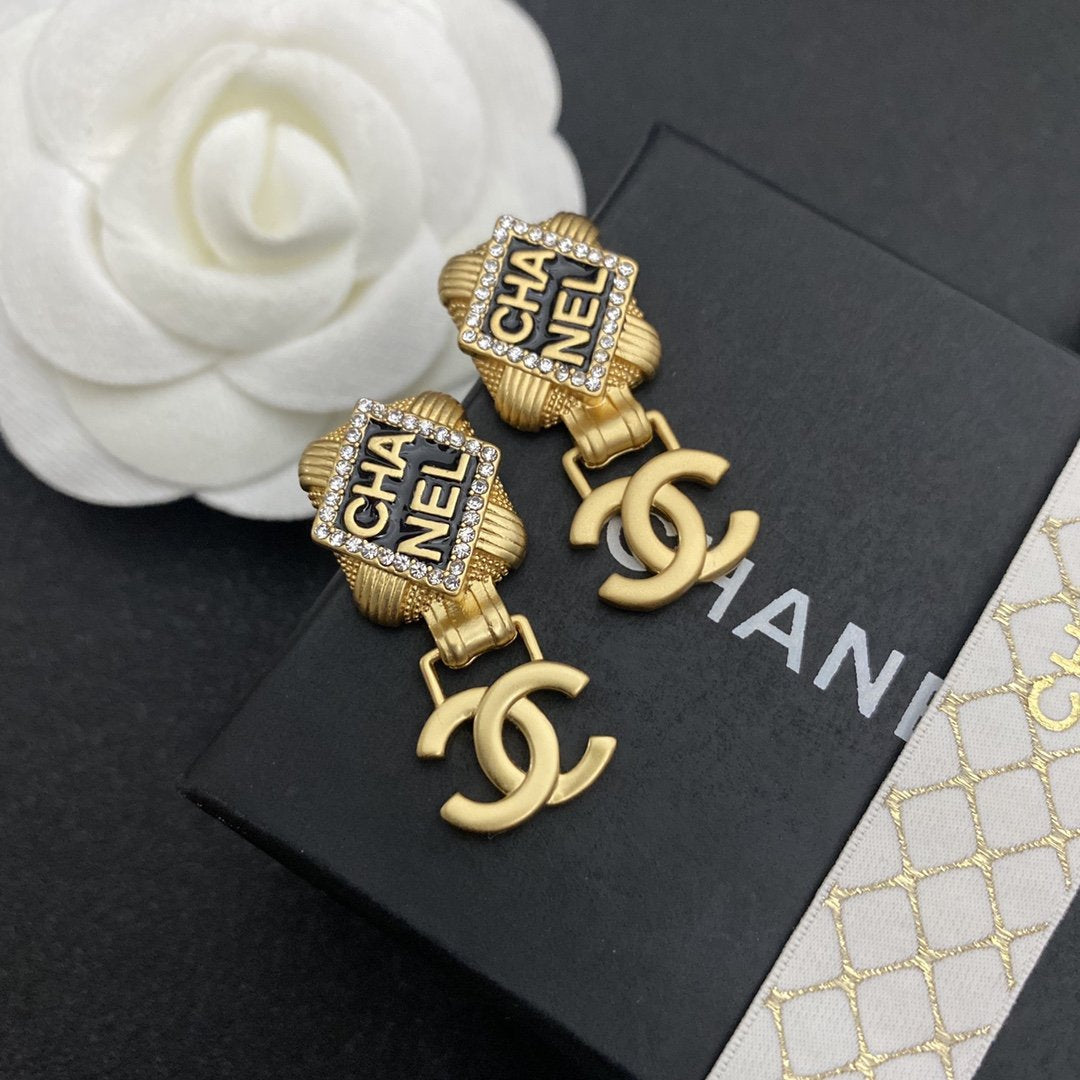 Luxury Letter Rhinestone Double C Pendant Earrings