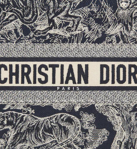 MEDIUM DIOR BOOK TOTE Blue Toile de Jouy Reverse Embroidery (36 x 27.5 x 16.5 cm)