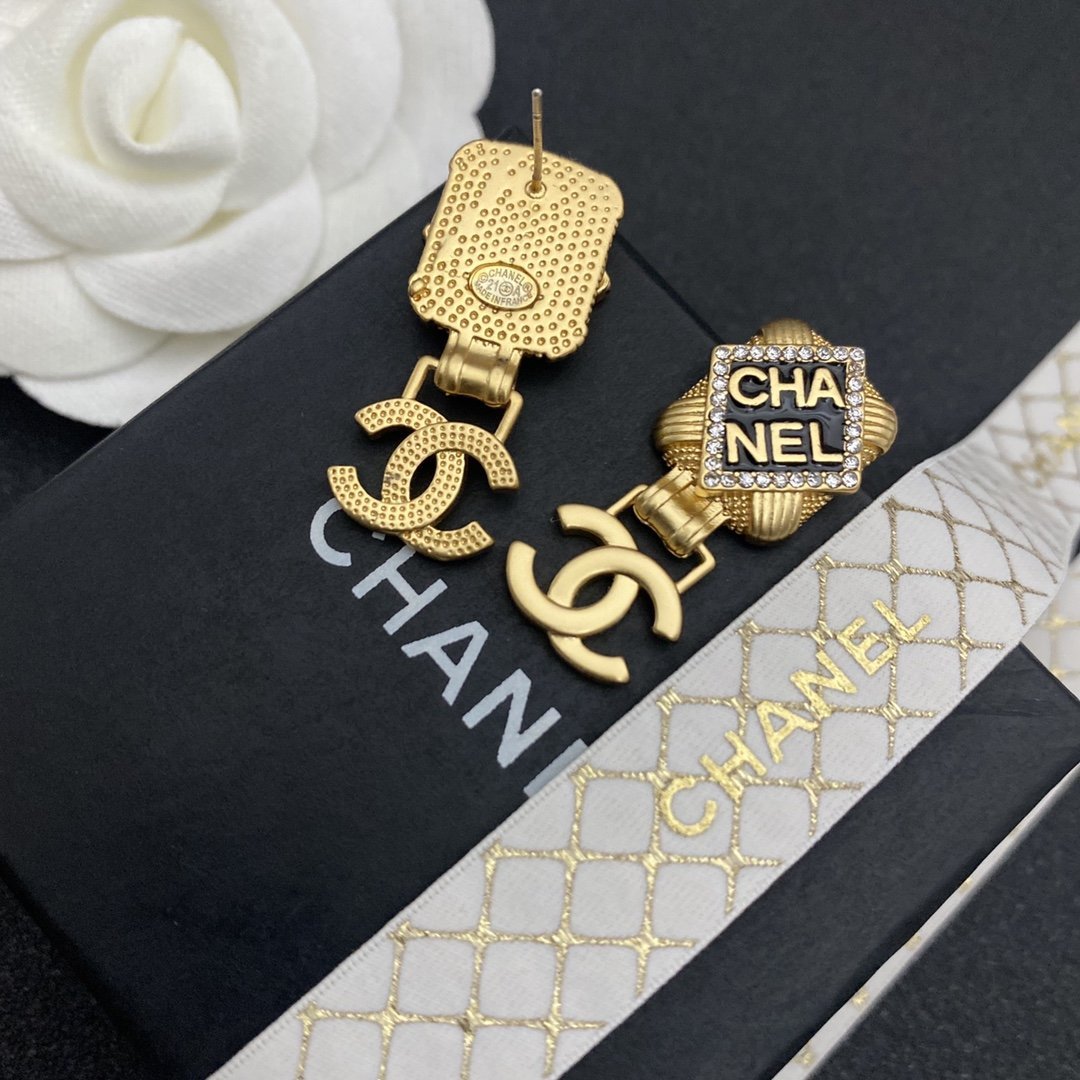 Luxury Letter Rhinestone Double C Pendant Earrings