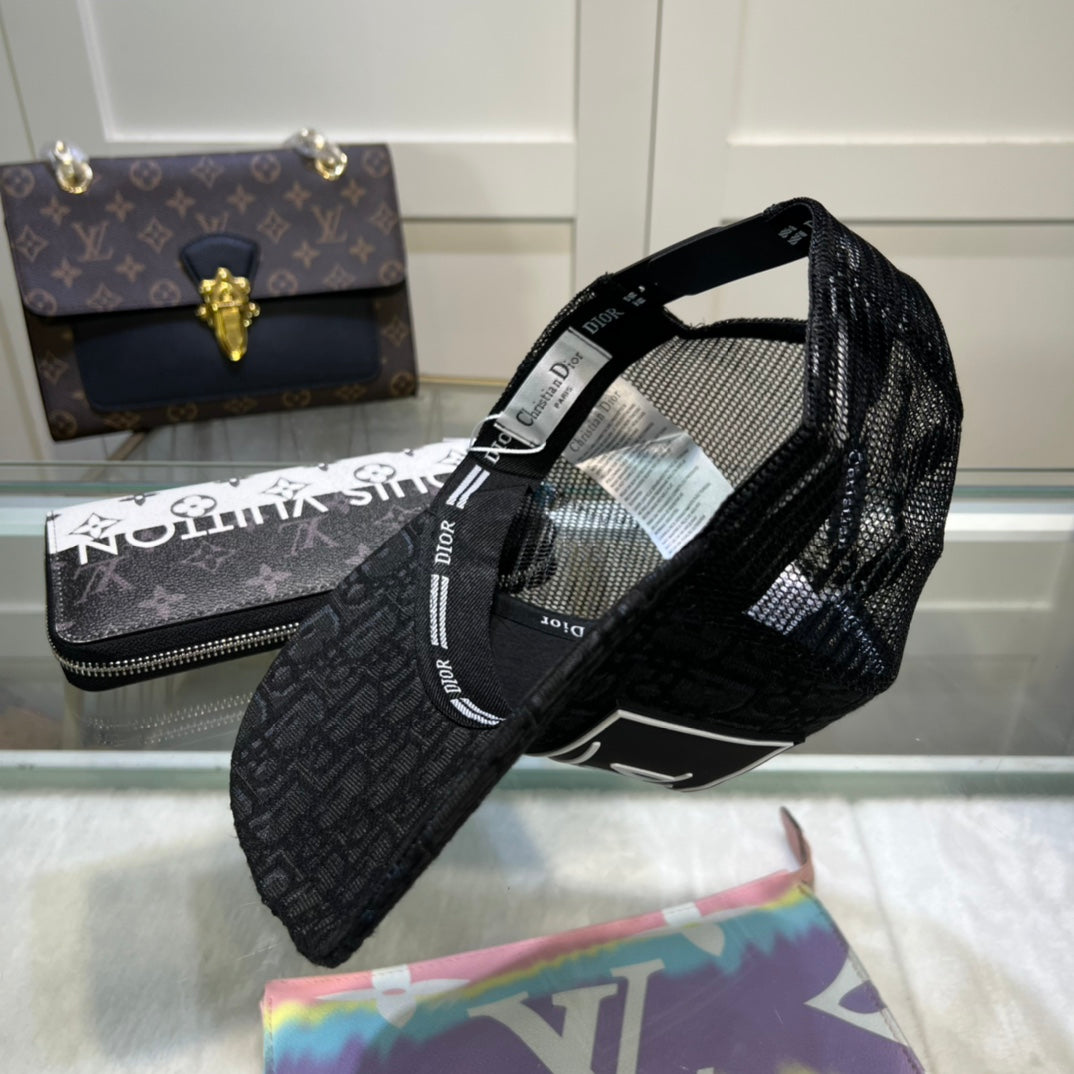 November new trend - patterned baseball cap