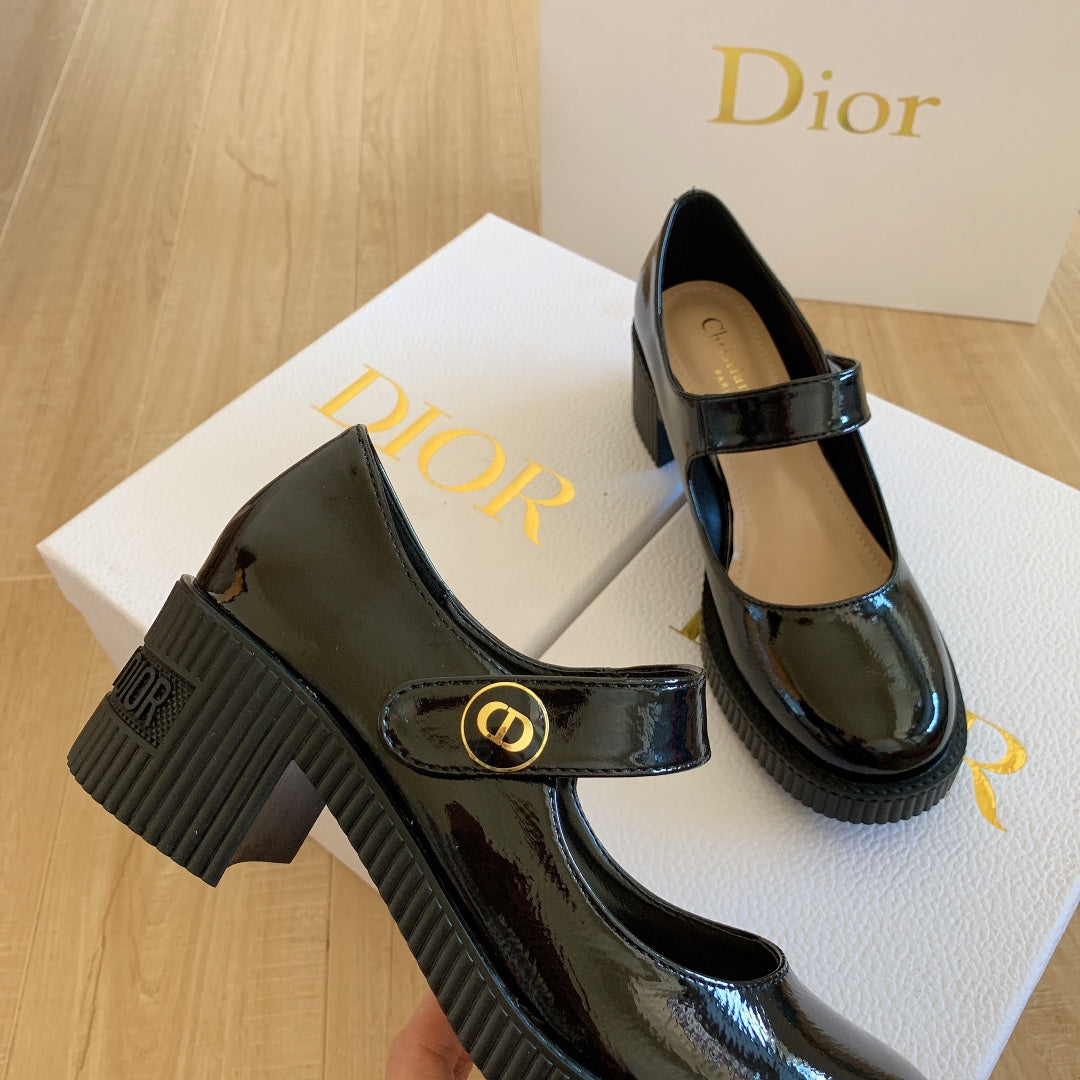 2023 Lucky star enamel buckle black high heels