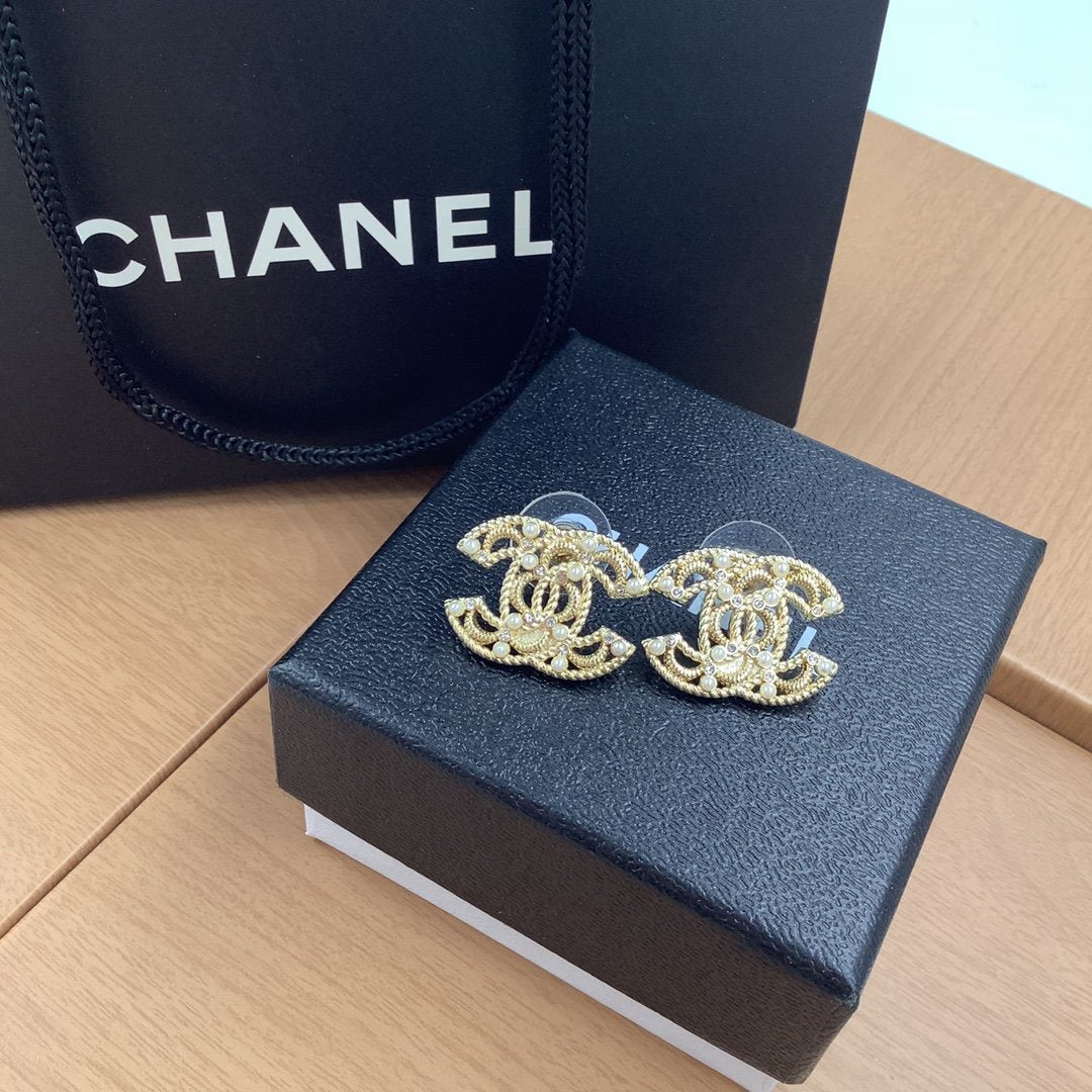 Threaded Resin Pearl Hollow Earrings