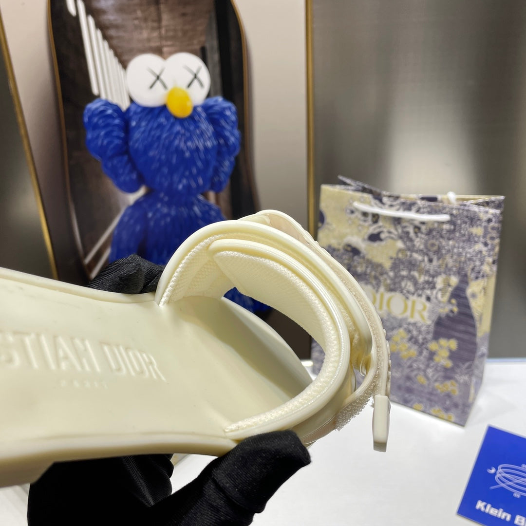 2023 Velcro Slippers