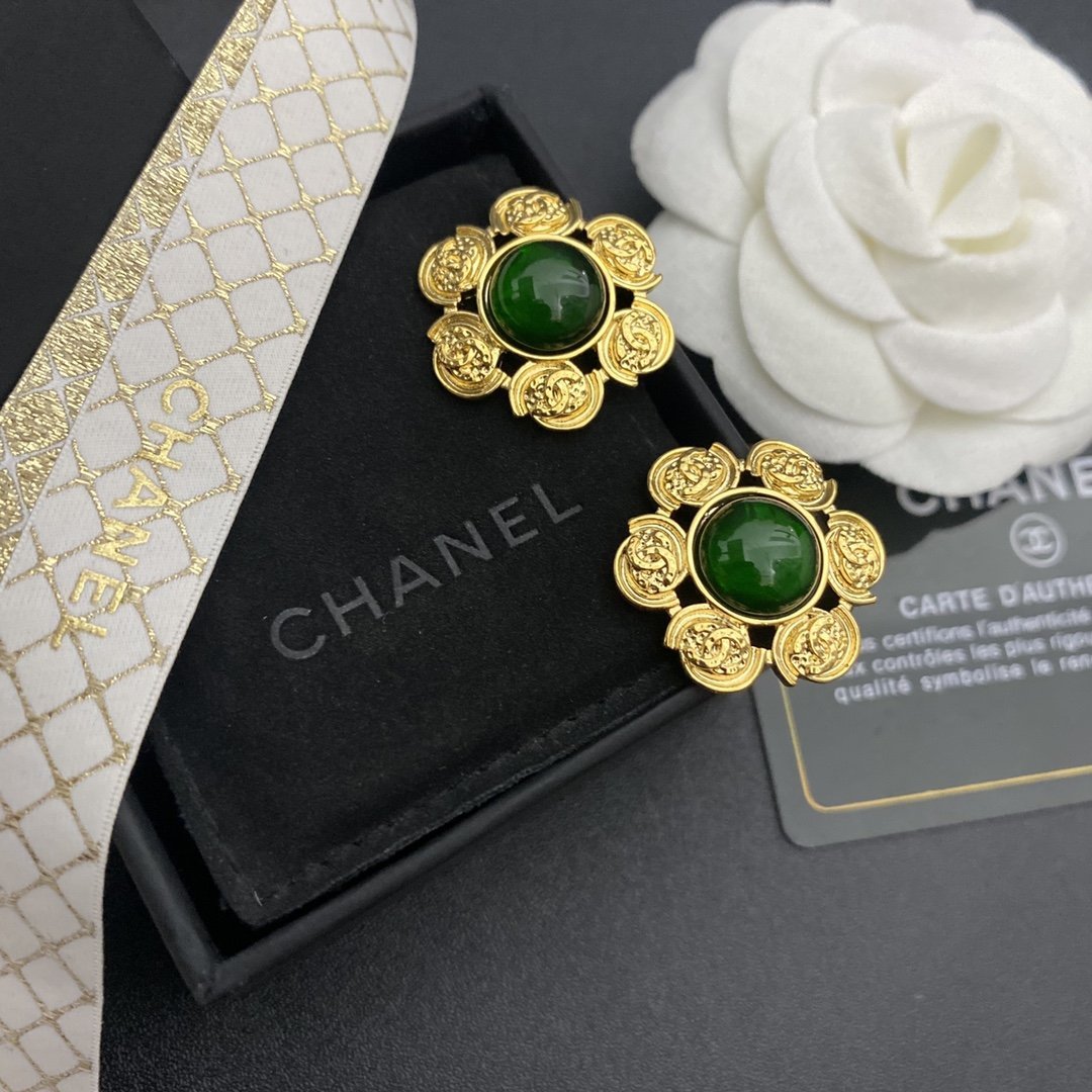 Classic Carved Emerald Earrings