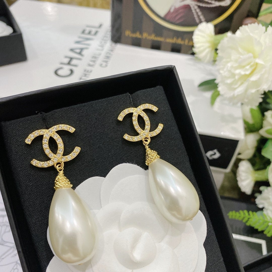 Luxury Large Pearl Pendant Earrings