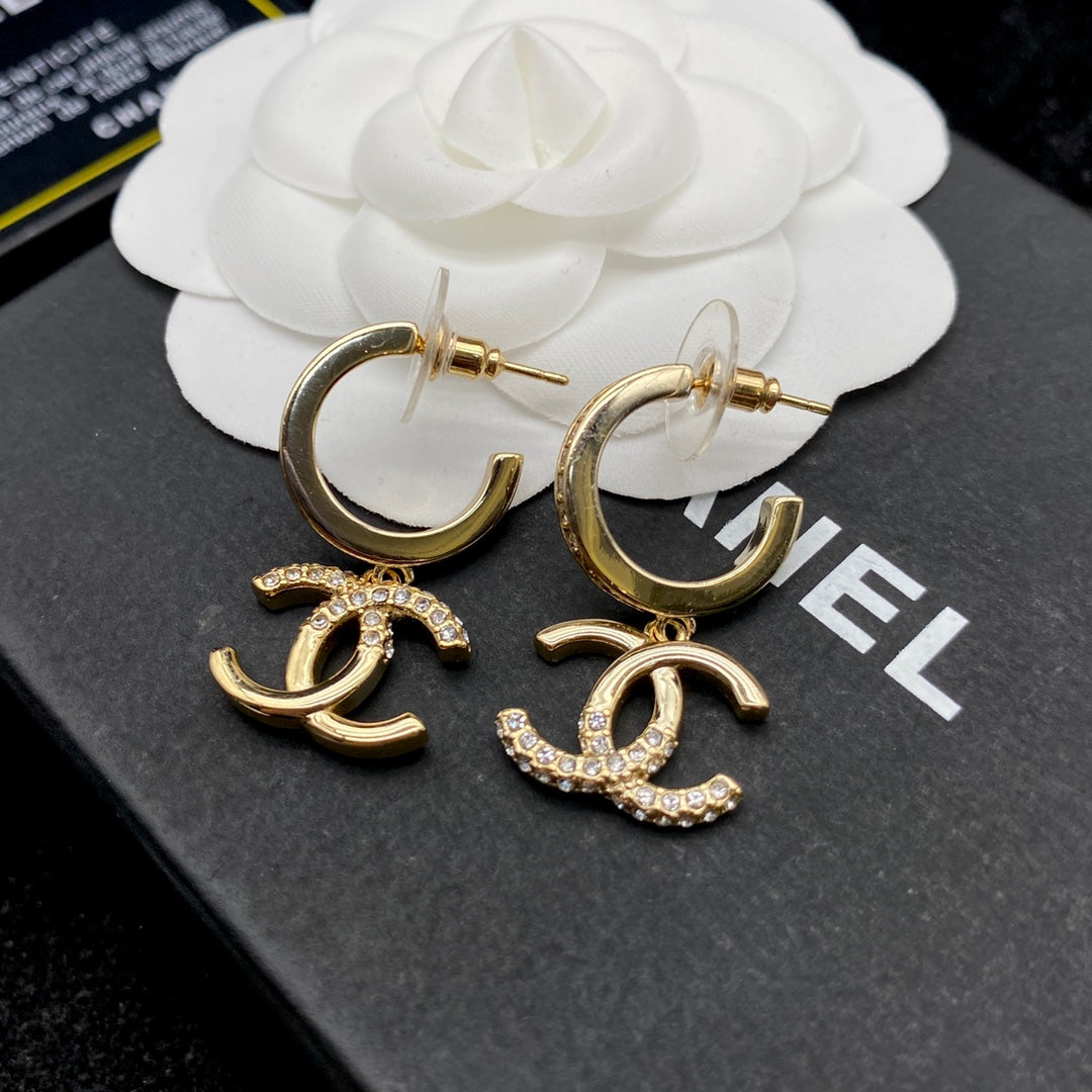 October New Trend - Moon Diamond Earrings