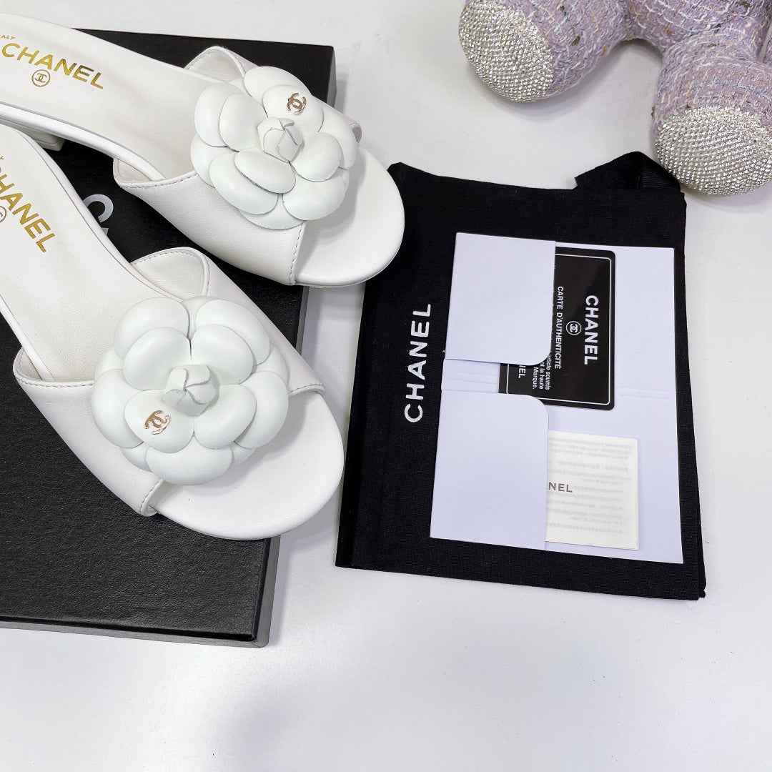 3 colors Exclusive logo flower decorative slippers