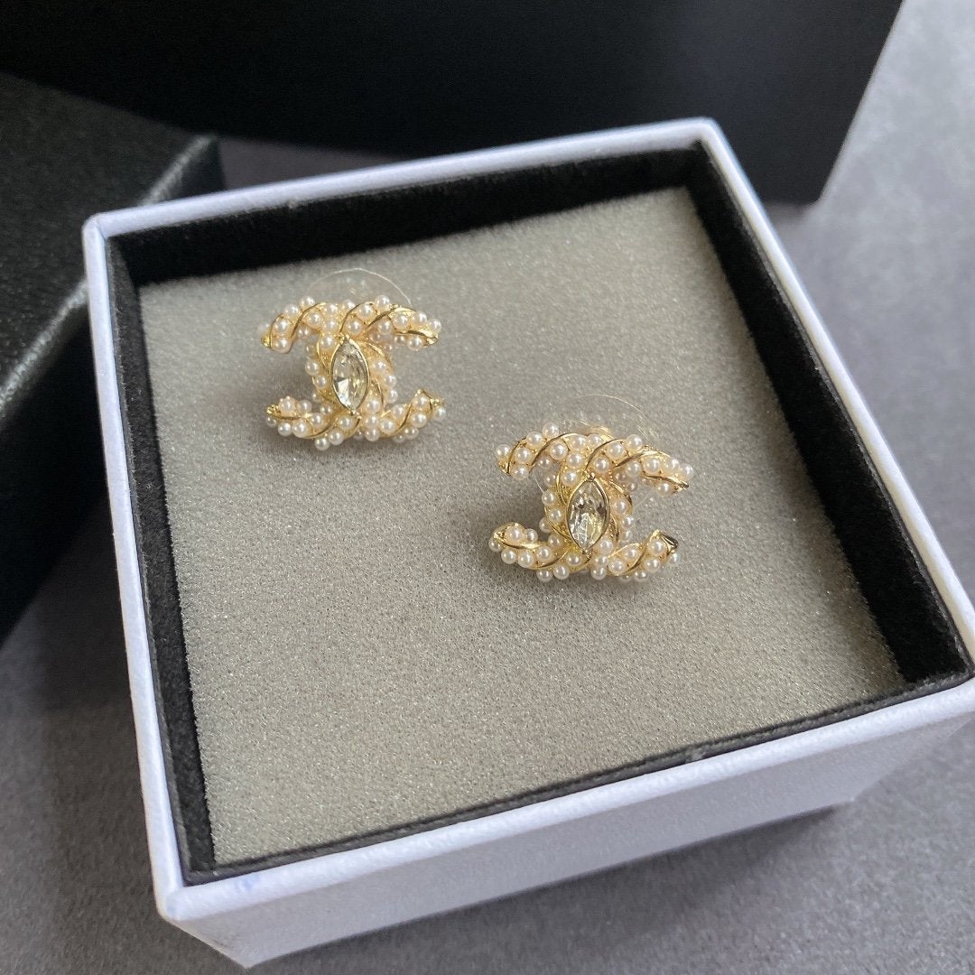 Fashion Pearl Wrap Earrings