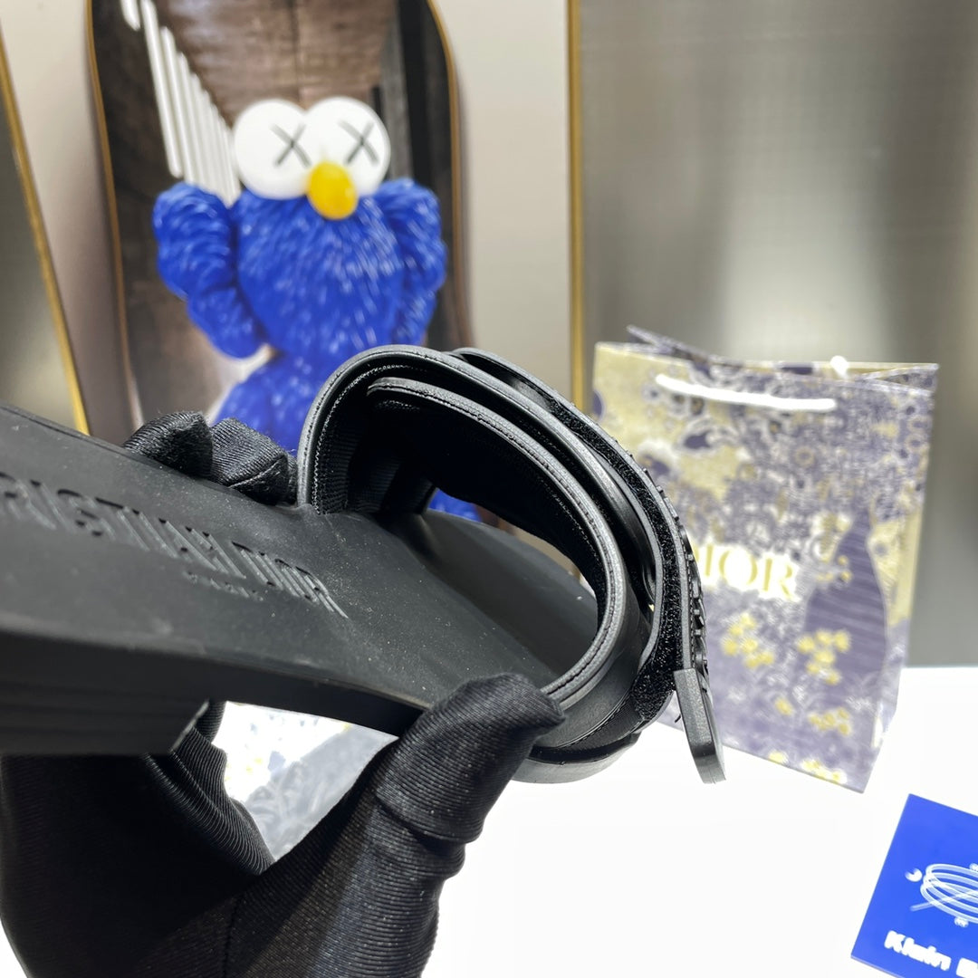 2023 Velcro Slippers