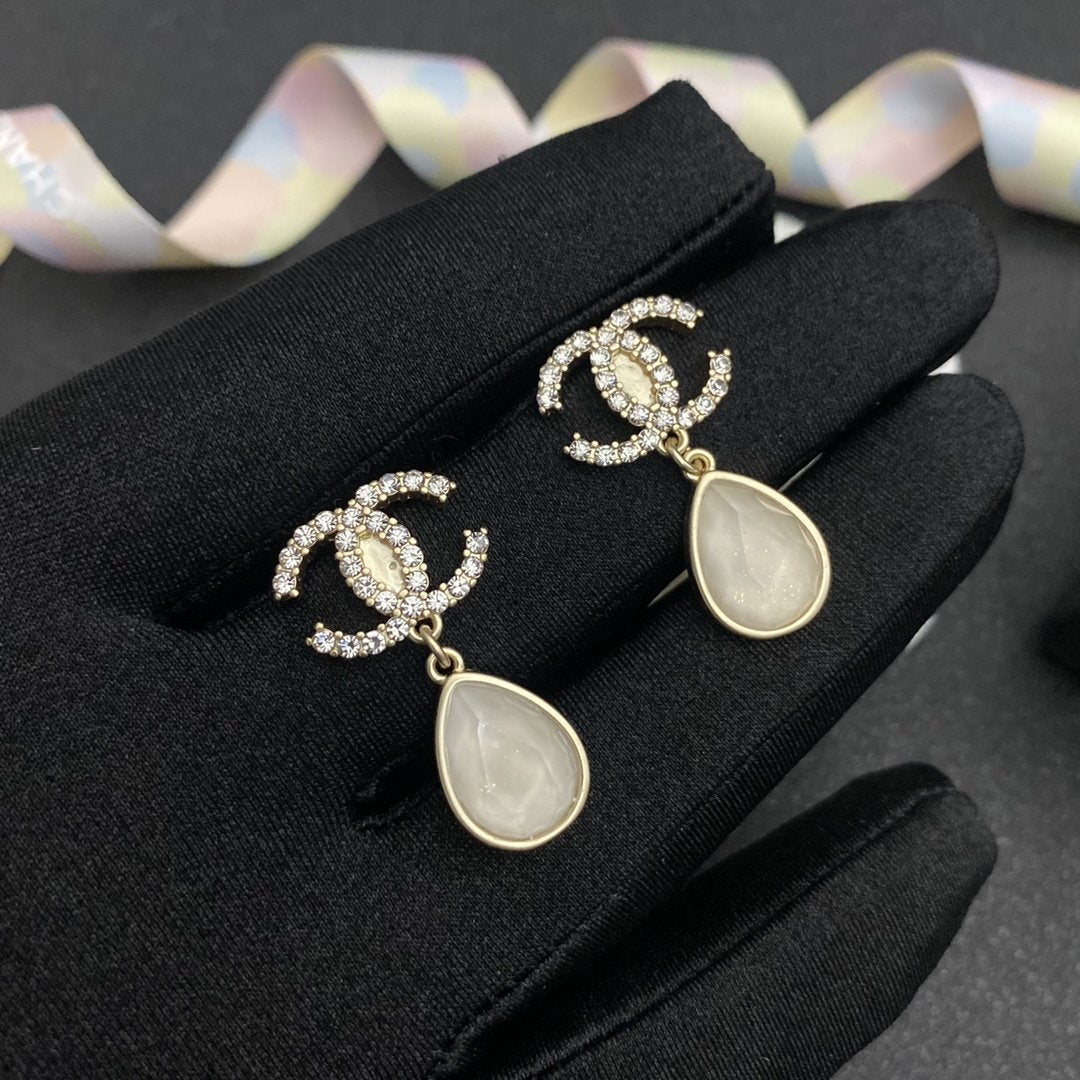 Exquisite Rhinestone ice crystal earrings