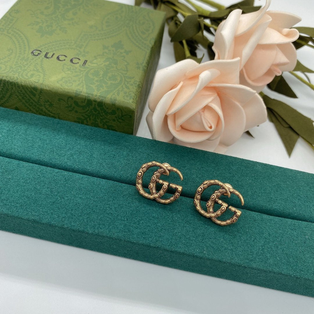 Simple letter design earrings