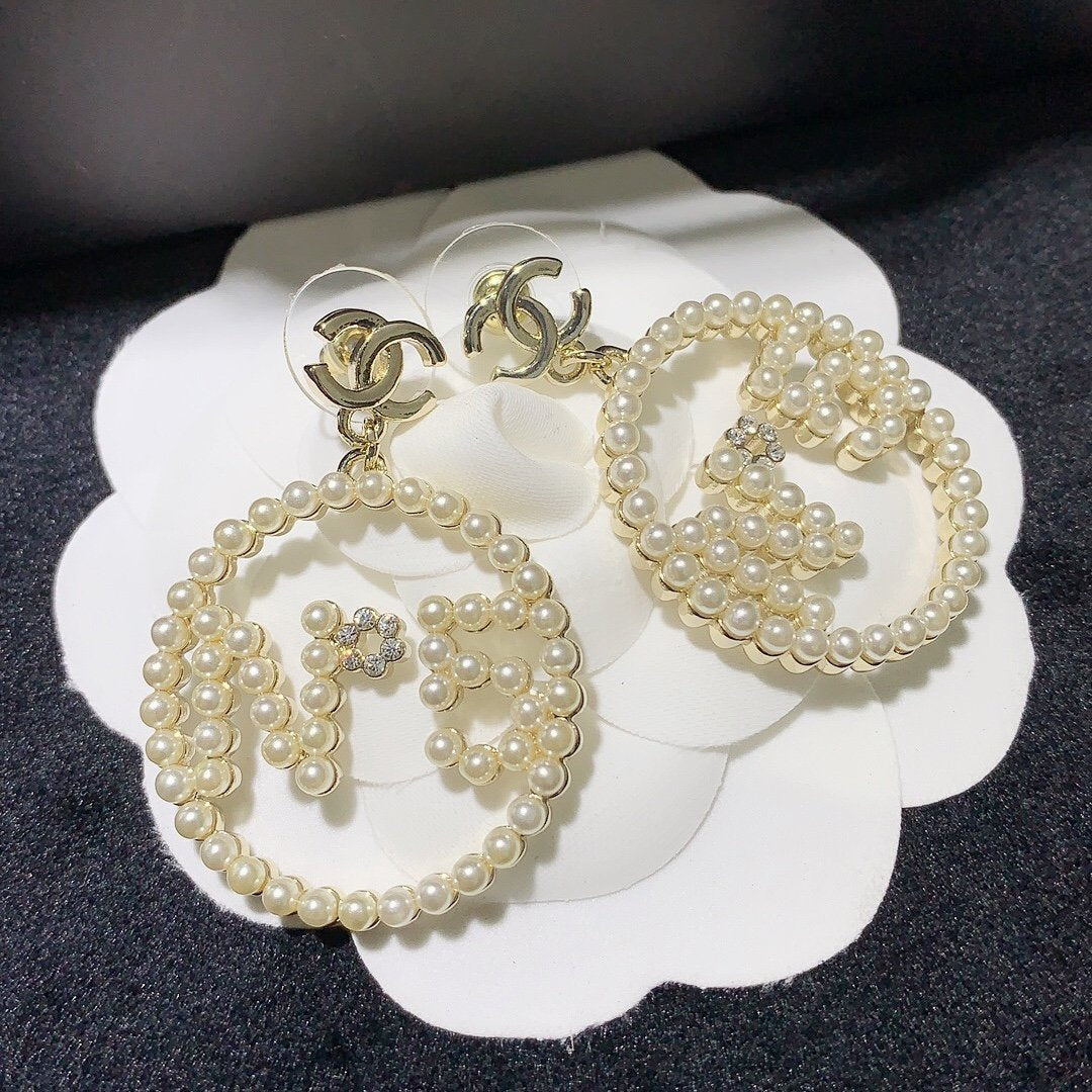 Fashion Round Pearl Letter Earrings
