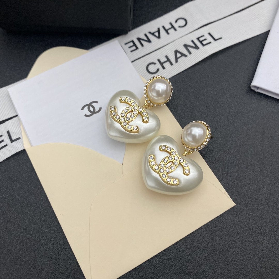 Classic All-Match White Pearl Earrings