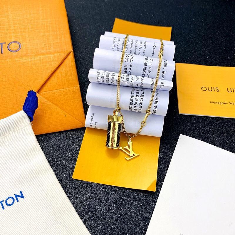 Fashion Perfume Bottle Pendant Necklace