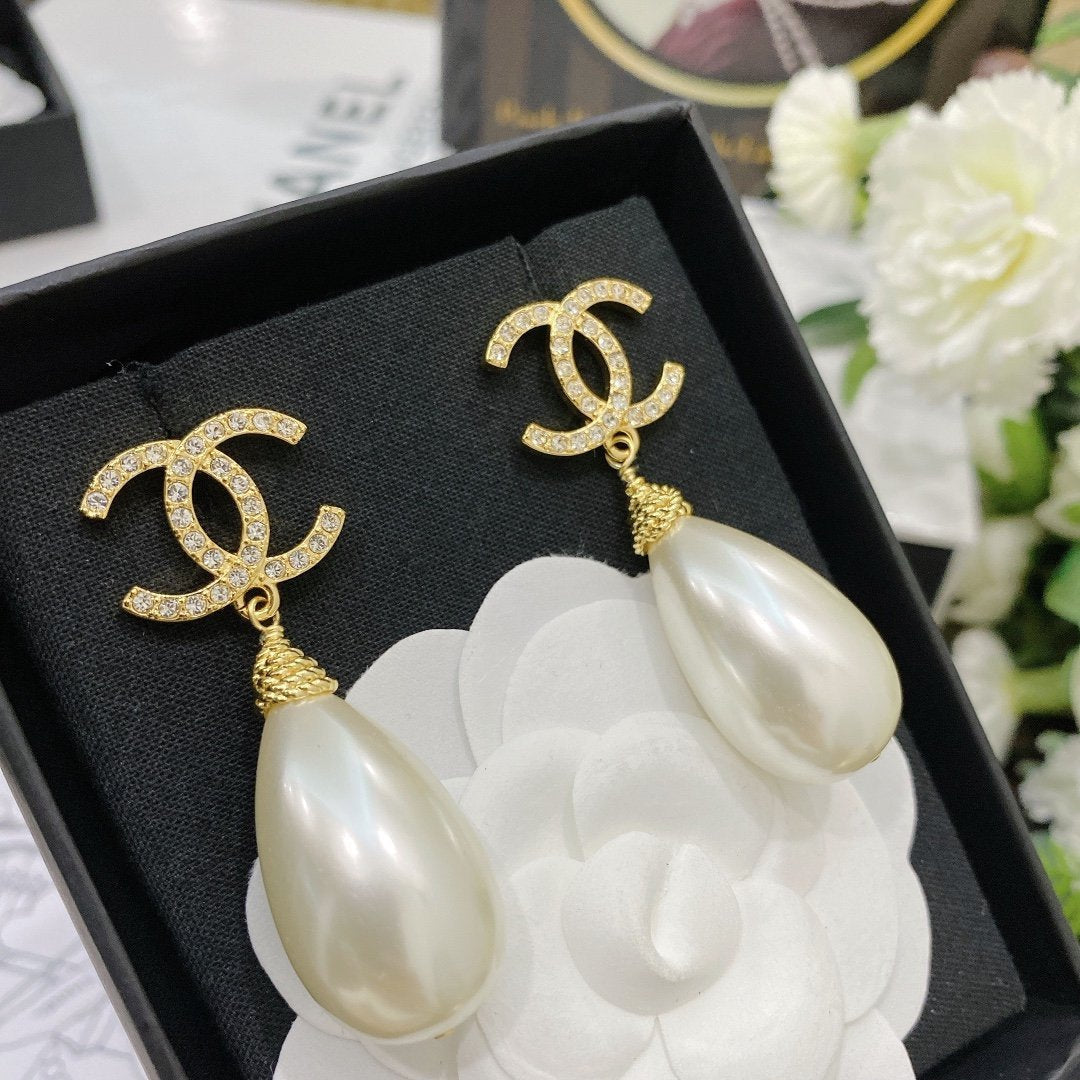 Luxury Large Pearl Pendant Earrings