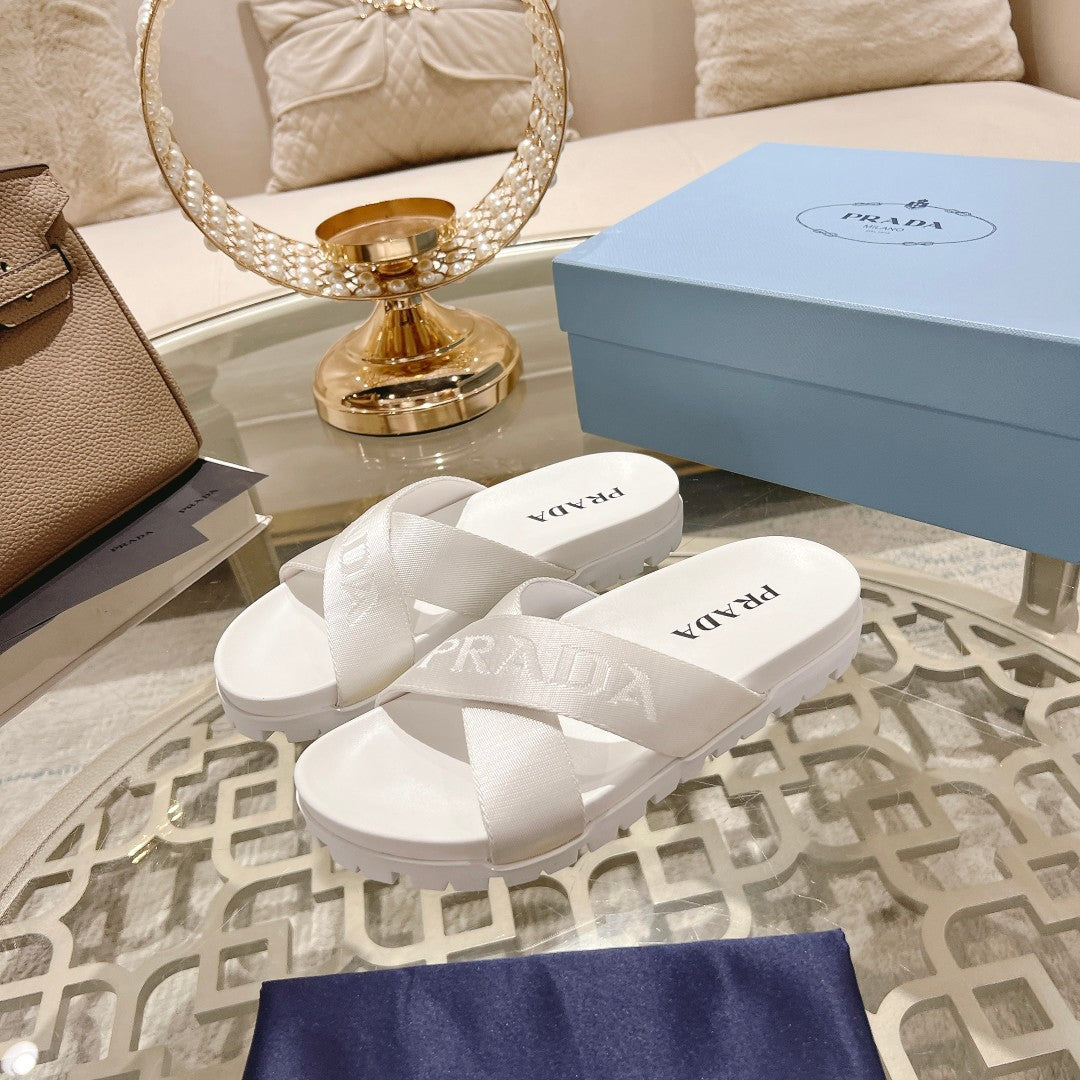 2 colors summer new slippers