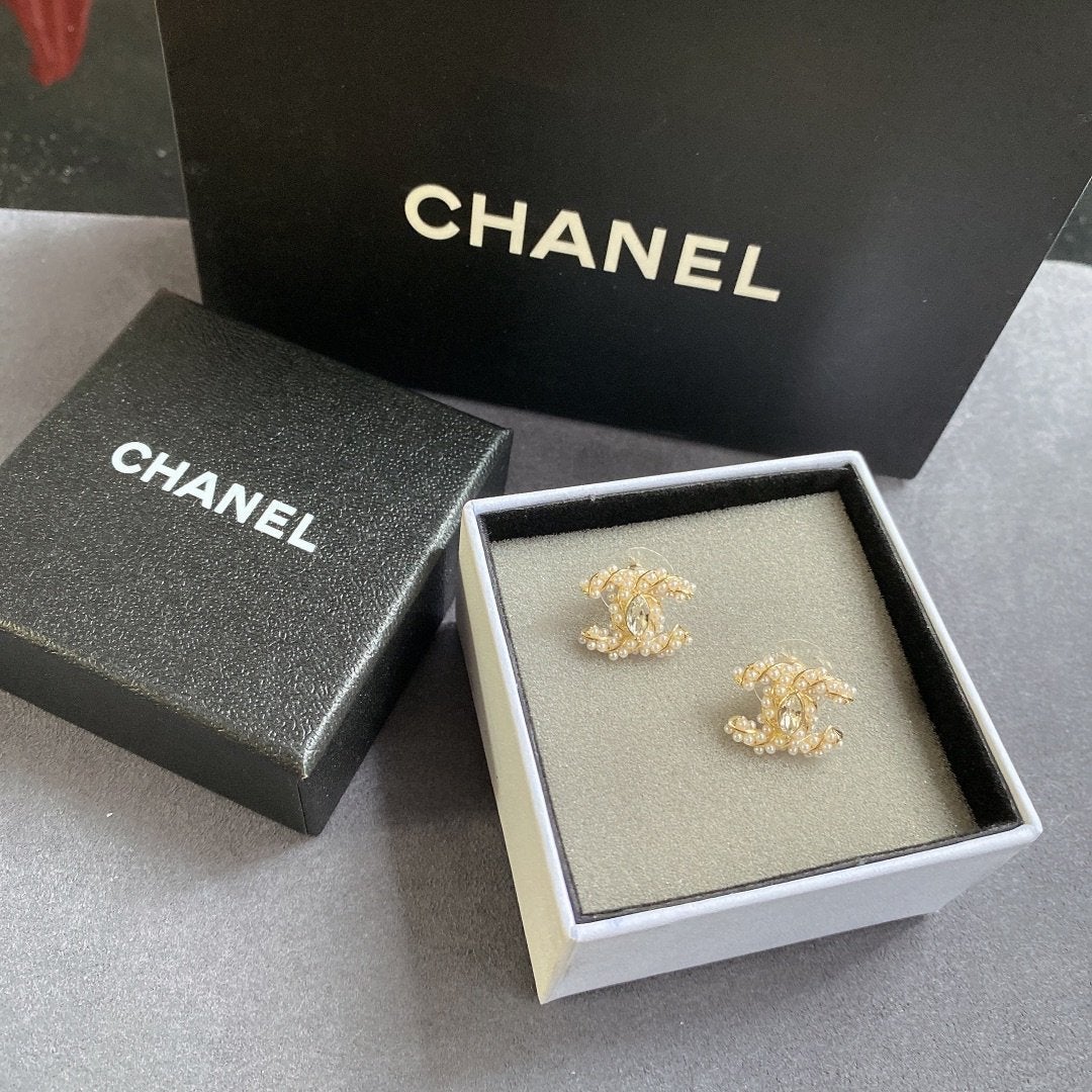 Fashion Pearl Wrap Earrings