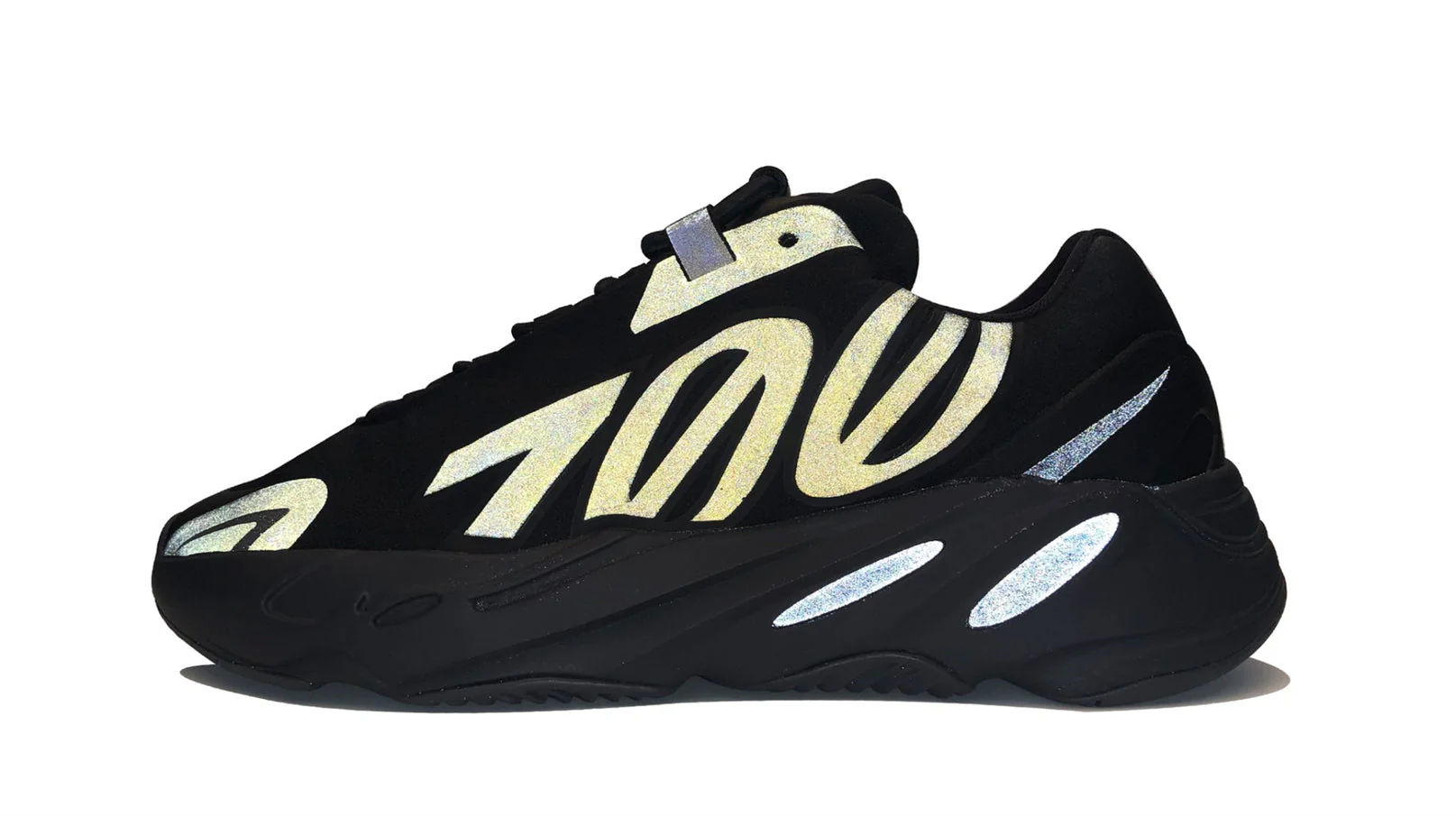 YEEZY BOOST 700 MNVN 
