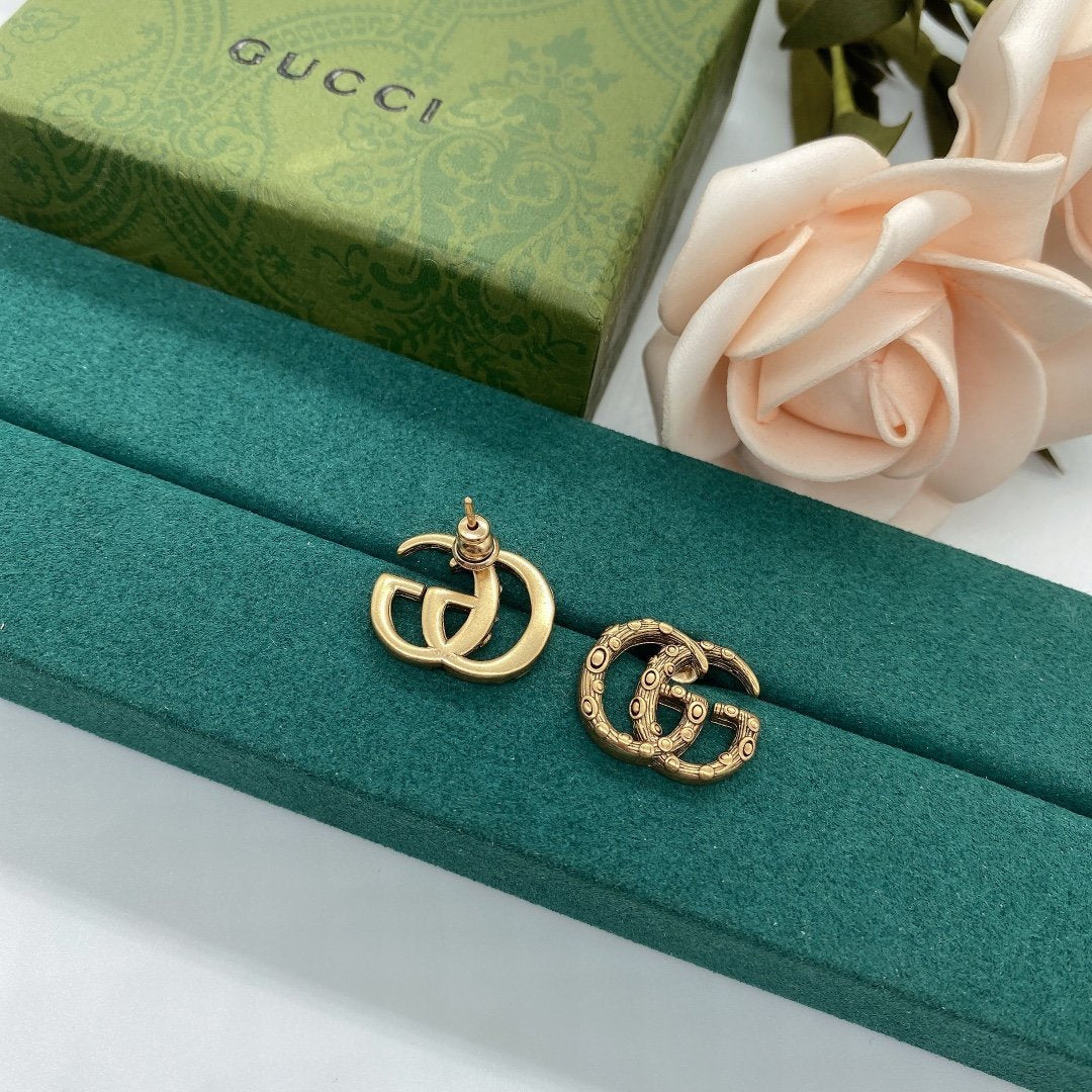 Simple letter design earrings