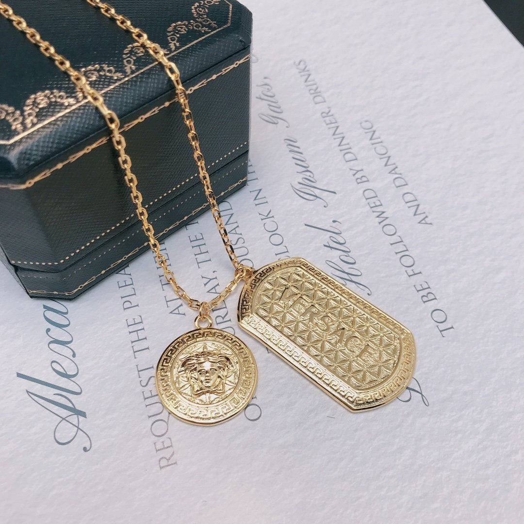 Fashion Pattern Carved Necklace