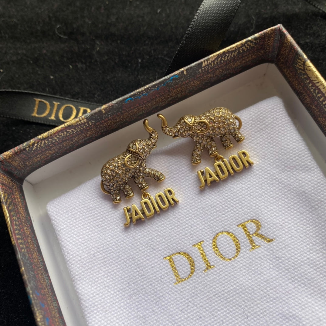 Luxury letter elephant with diamond vintage earrings