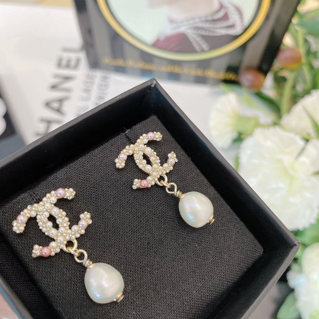 Fashion Pearl Pendant Earrings