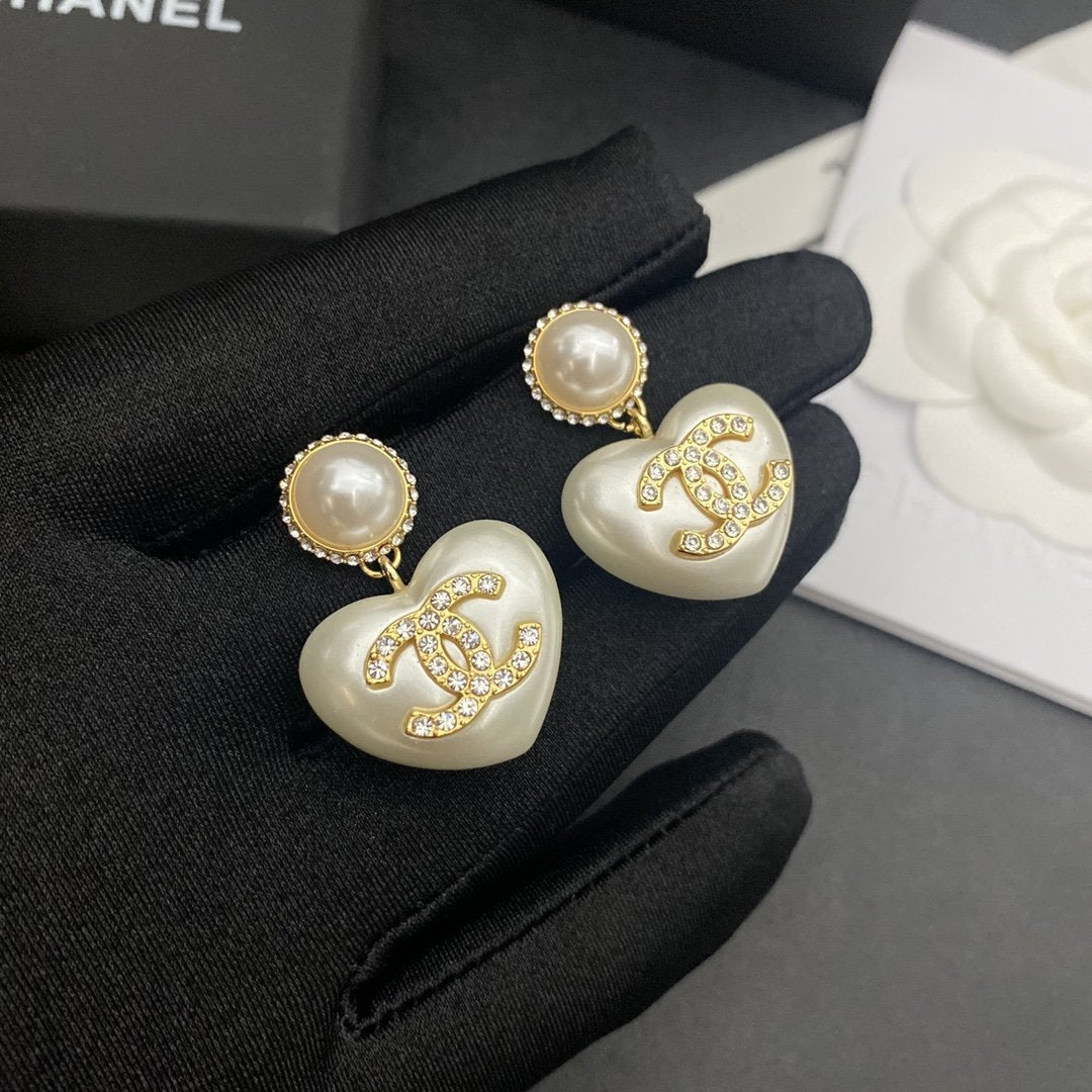 Classic All-Match White Pearl Earrings