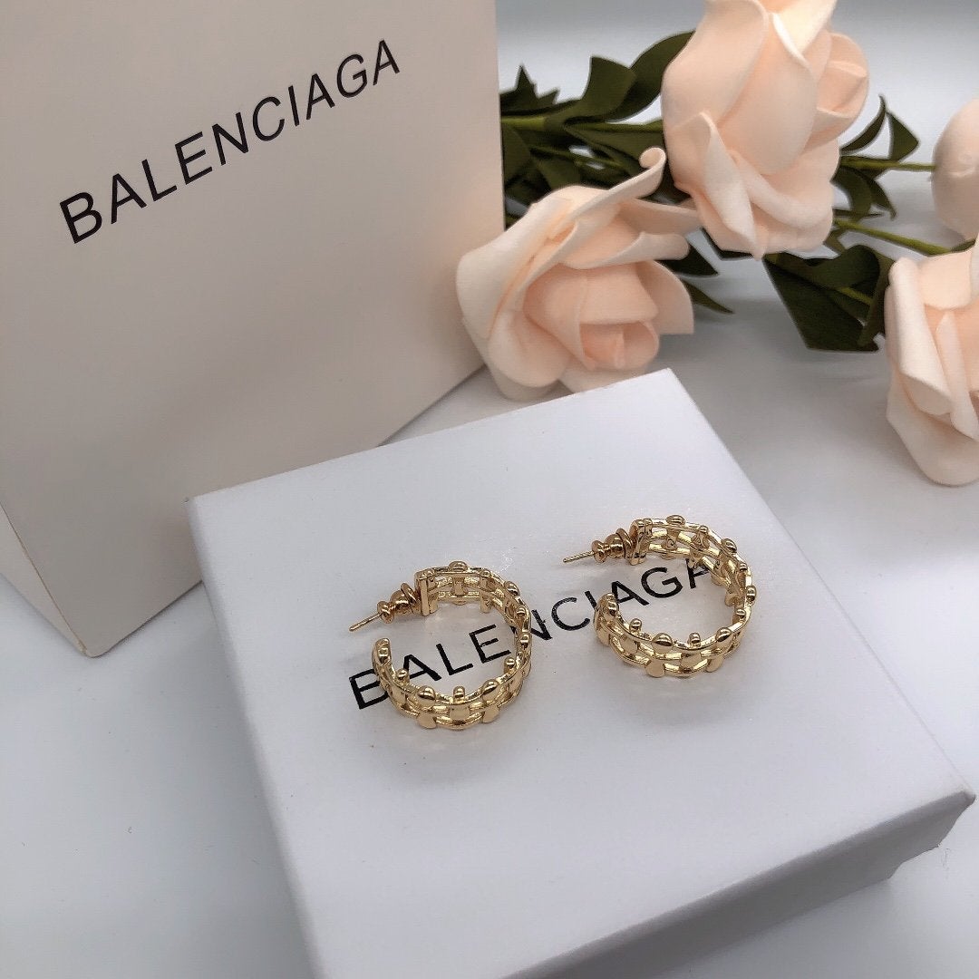 Fashion hollow earrings