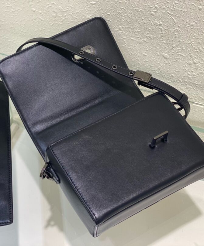 Dior 30 Montaigne Box Bag With Handle Black