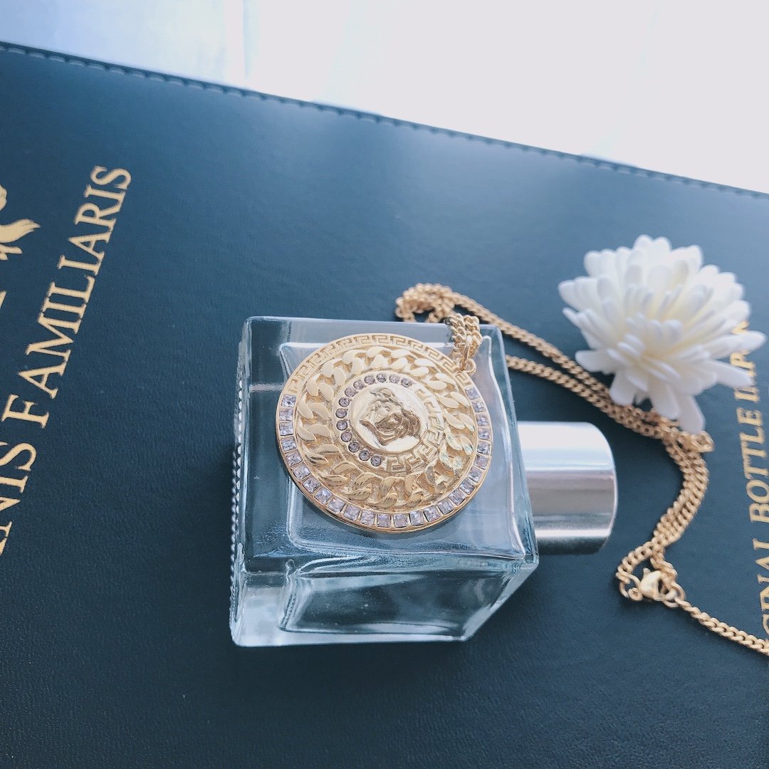 Fashion Beauty Head Rhinestone Necklace