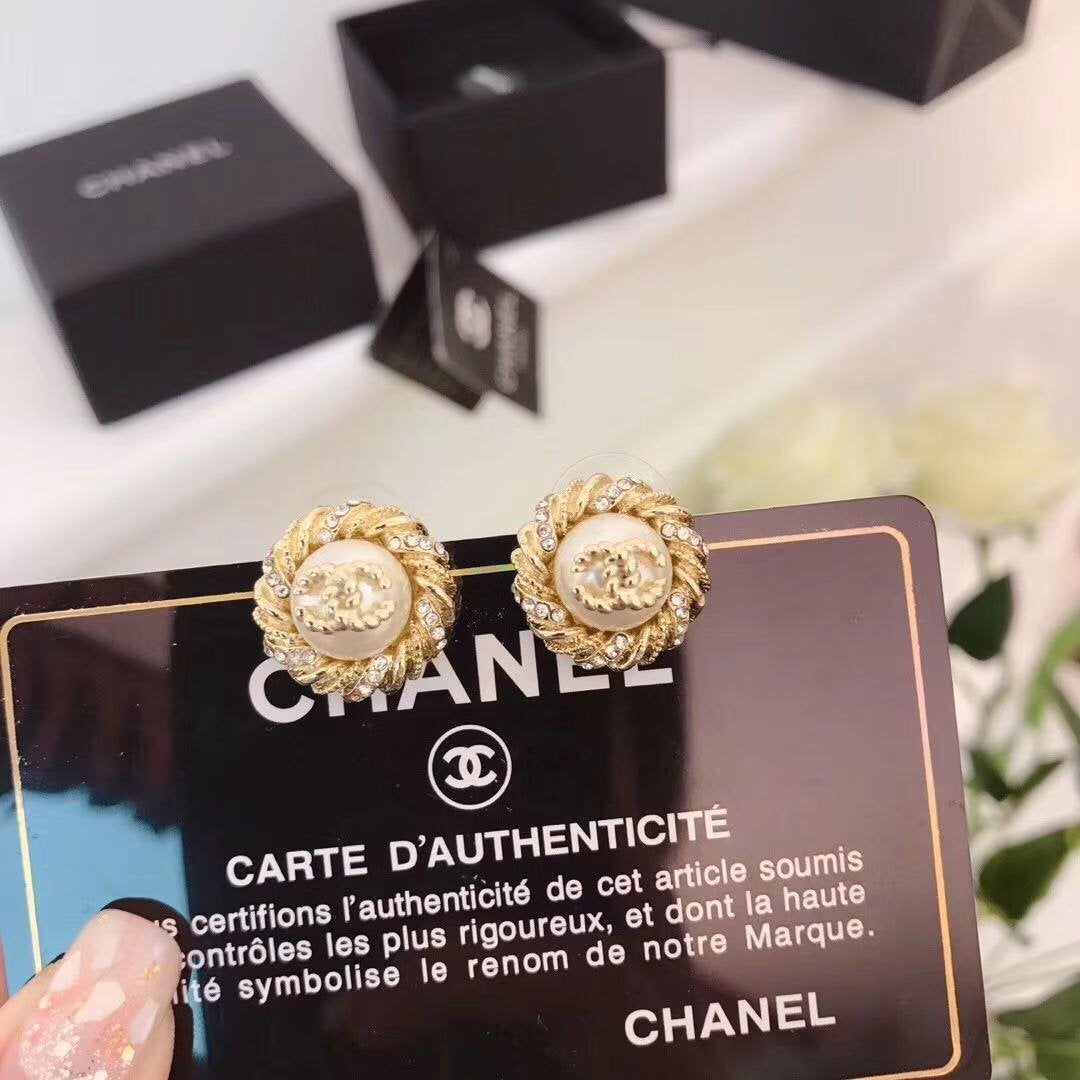 Fashion twist earrings