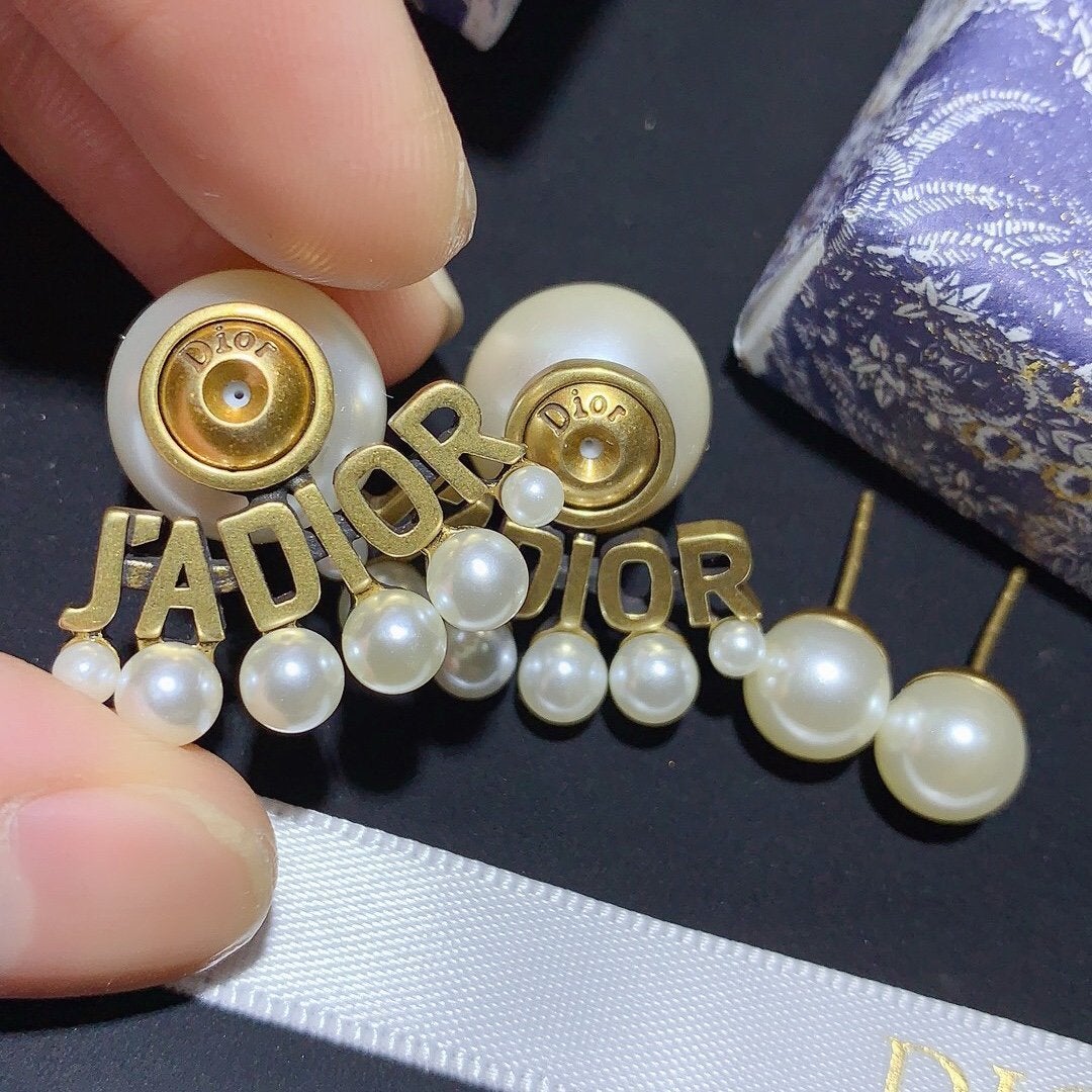 White Resin Imitation Pearl Letter Earrings