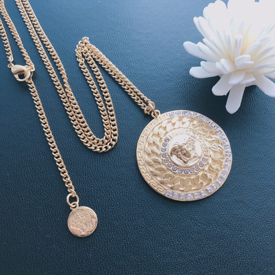 Fashion Beauty Head Rhinestone Necklace