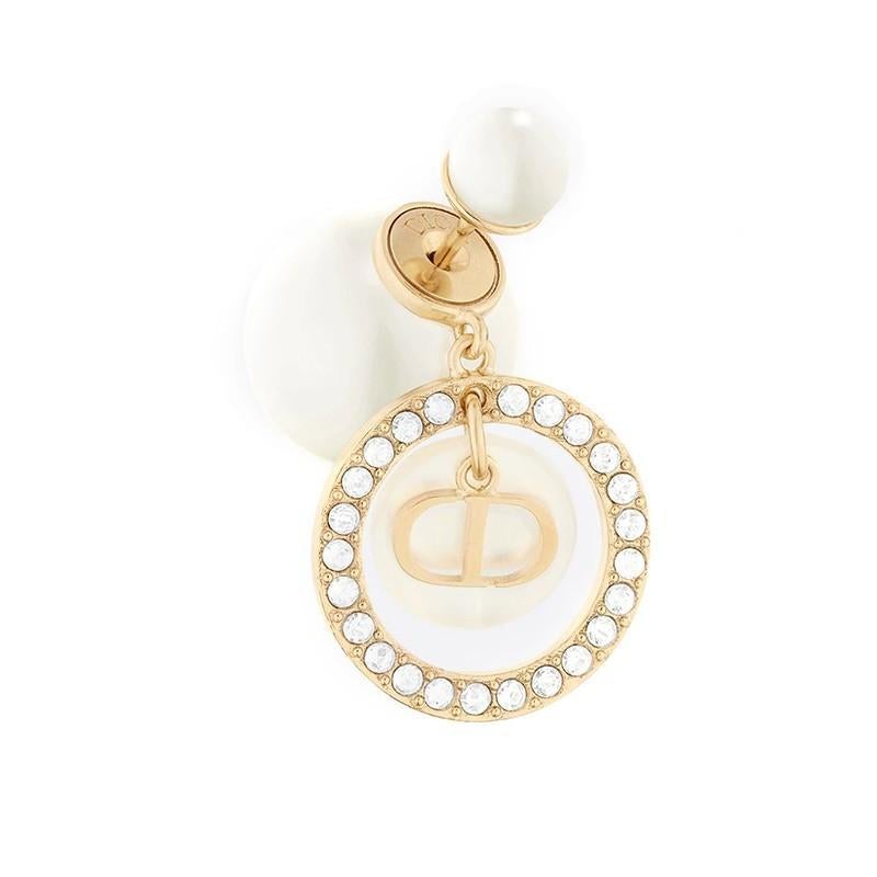 White Mother-of-pearl Classic Earrings