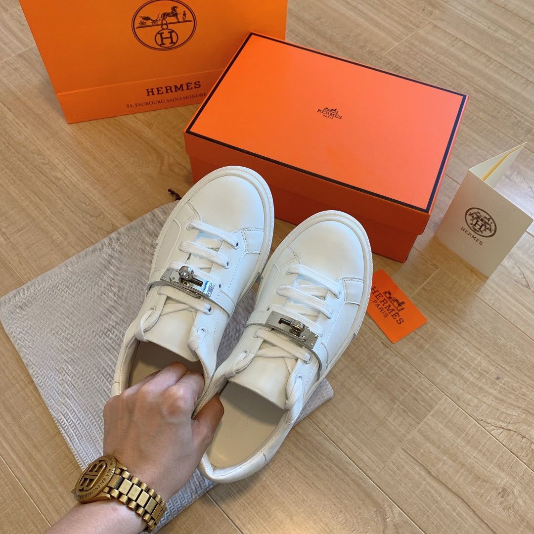 2023 new Silver buckle white shoes