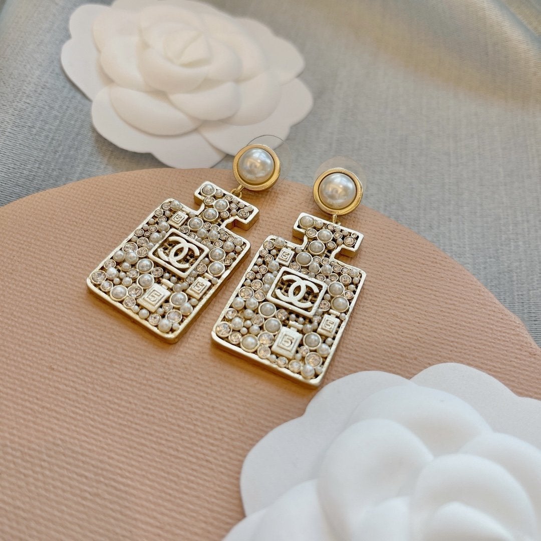 Fashion Water Bottle Pearl Pendant Earrings