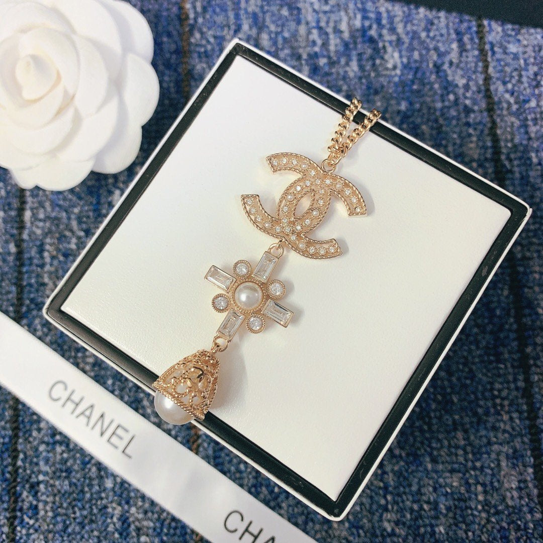 Elegant Pearl Necklace