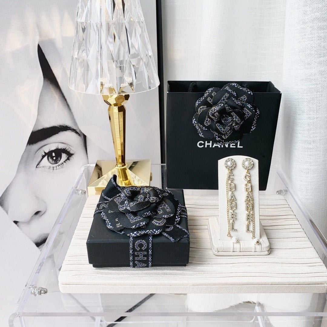 Luxury Pearl Rhinestone Letter Tassel Earrings