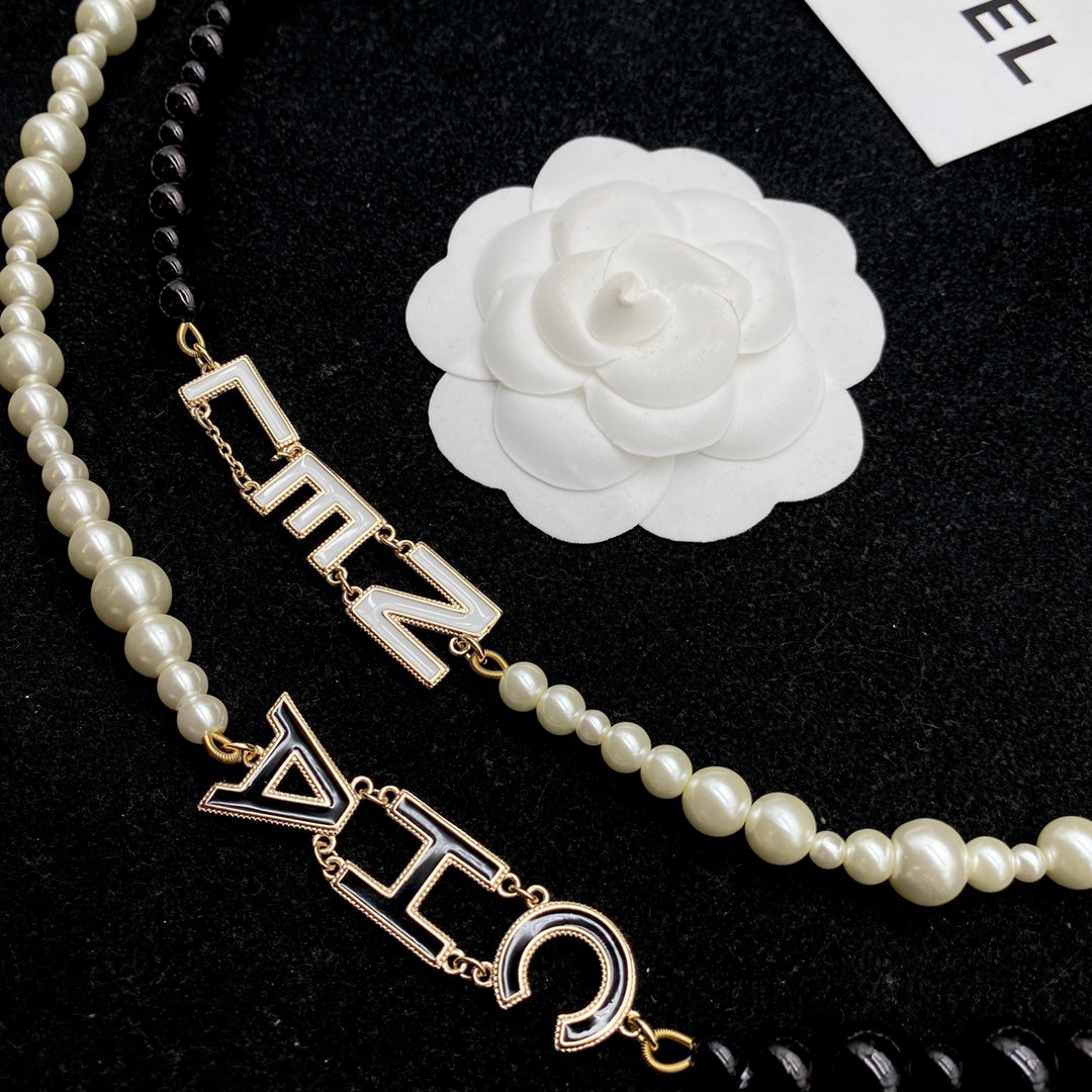 October New Trend - Winter Sweater Necklace