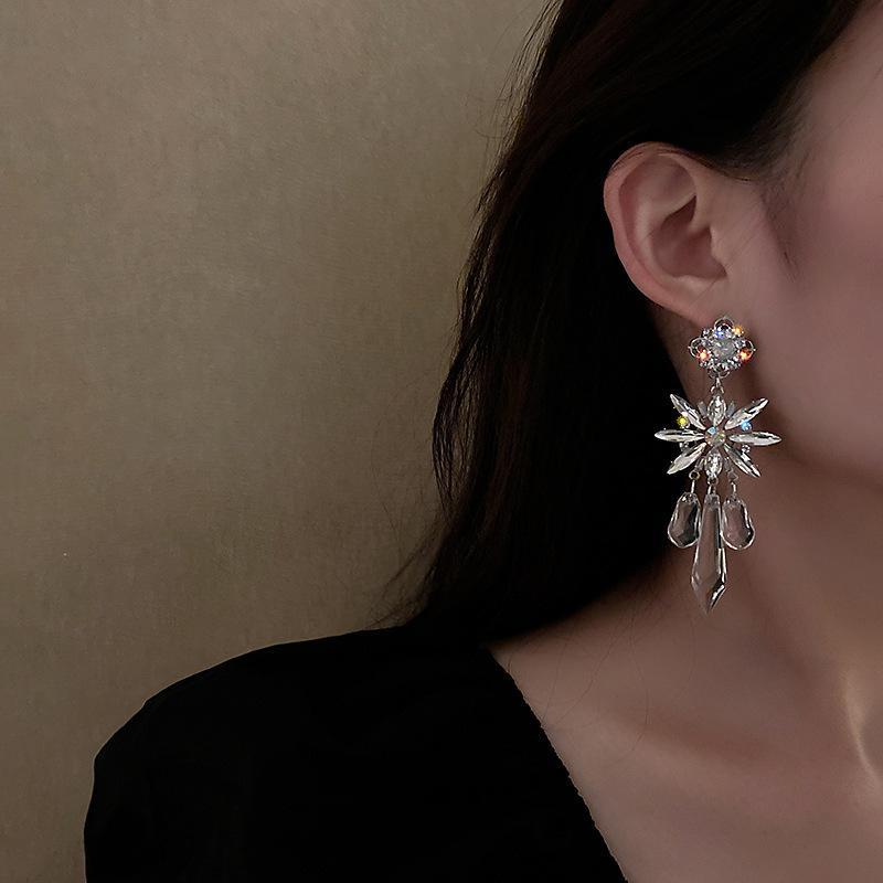 Fashion crystal flower earrings