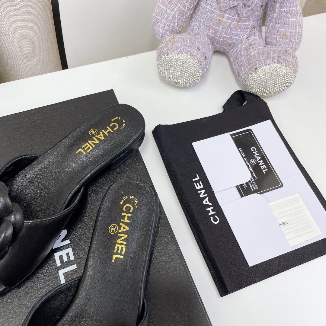 3 colors Exclusive logo flower decorative slippers