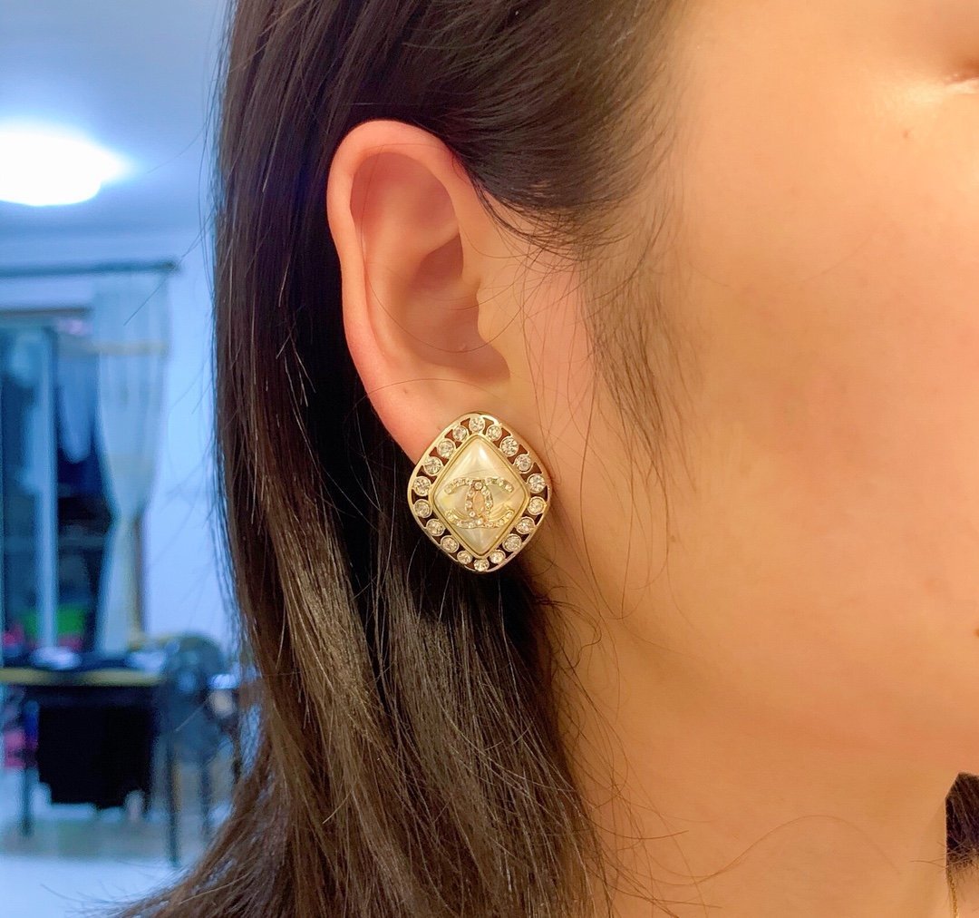 Fashion Double C Diamond Pearl Earrings