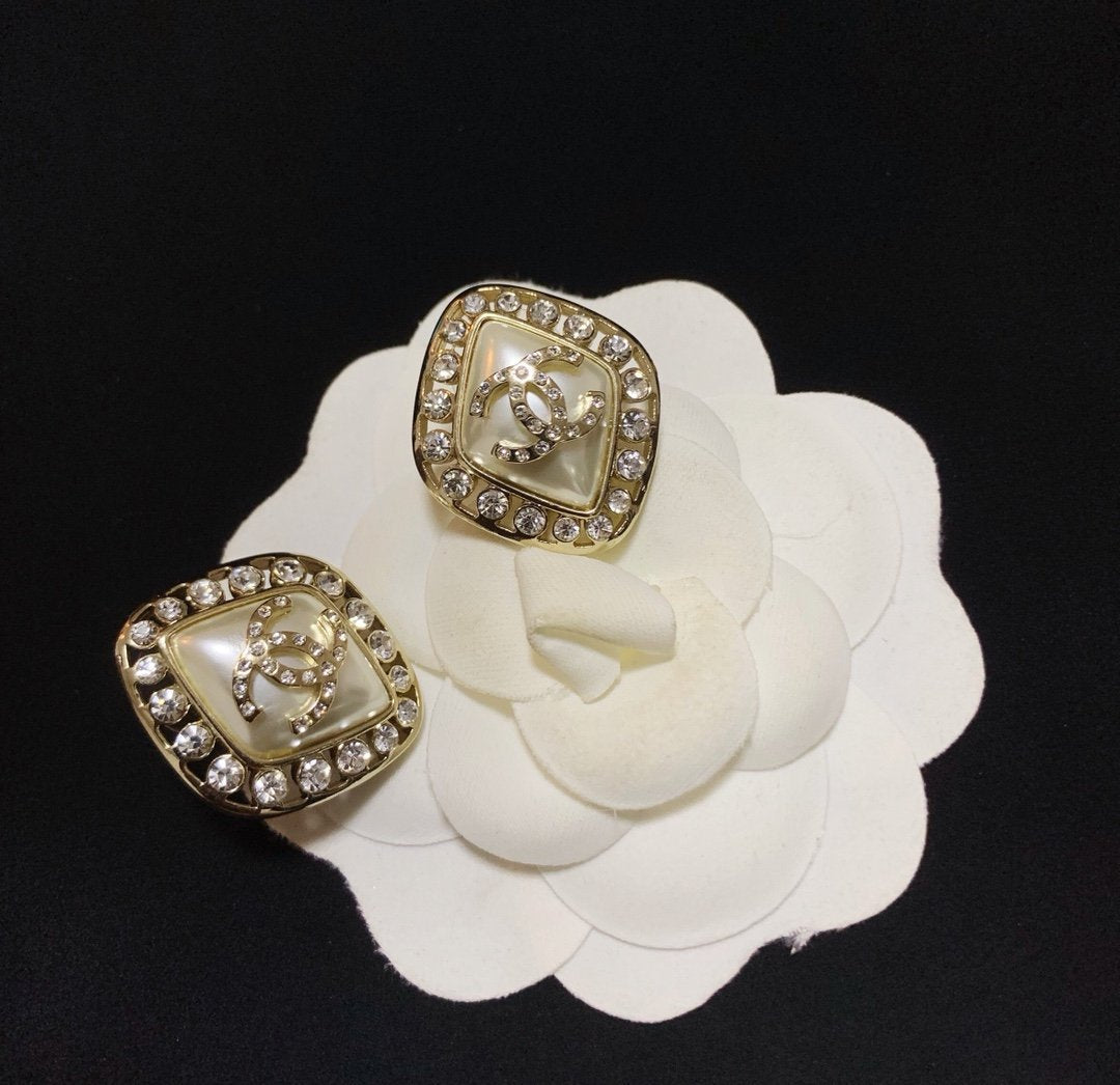 Fashion Double C Diamond Pearl Earrings