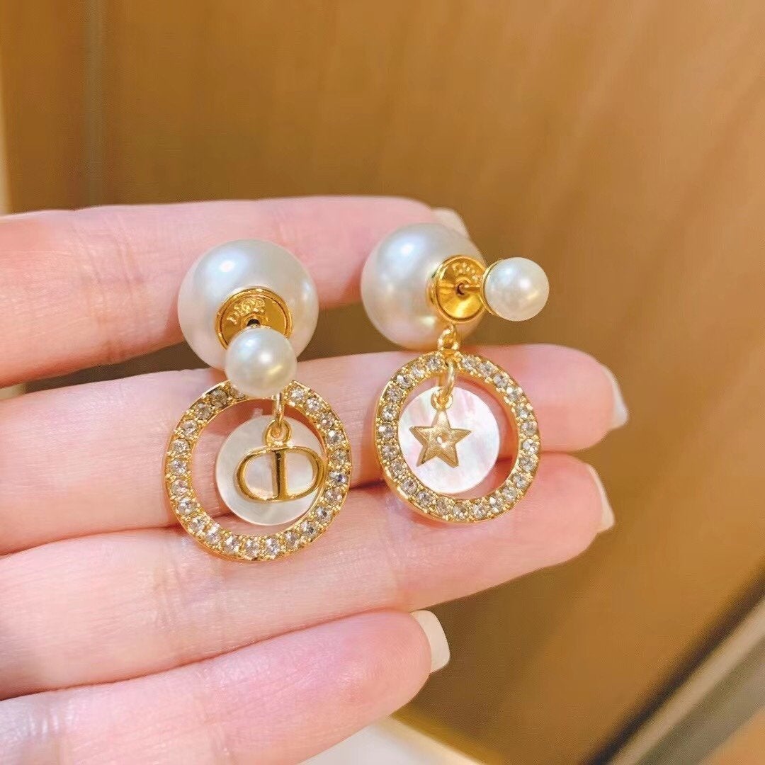 White Mother-of-pearl Classic Earrings