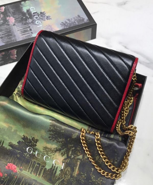 Gucci GG Marmont Black Diagonal Matelasse Quilted Leather Red Trimming Classic Brass Logo Garniture Lady Brass Chain Clutch Bag