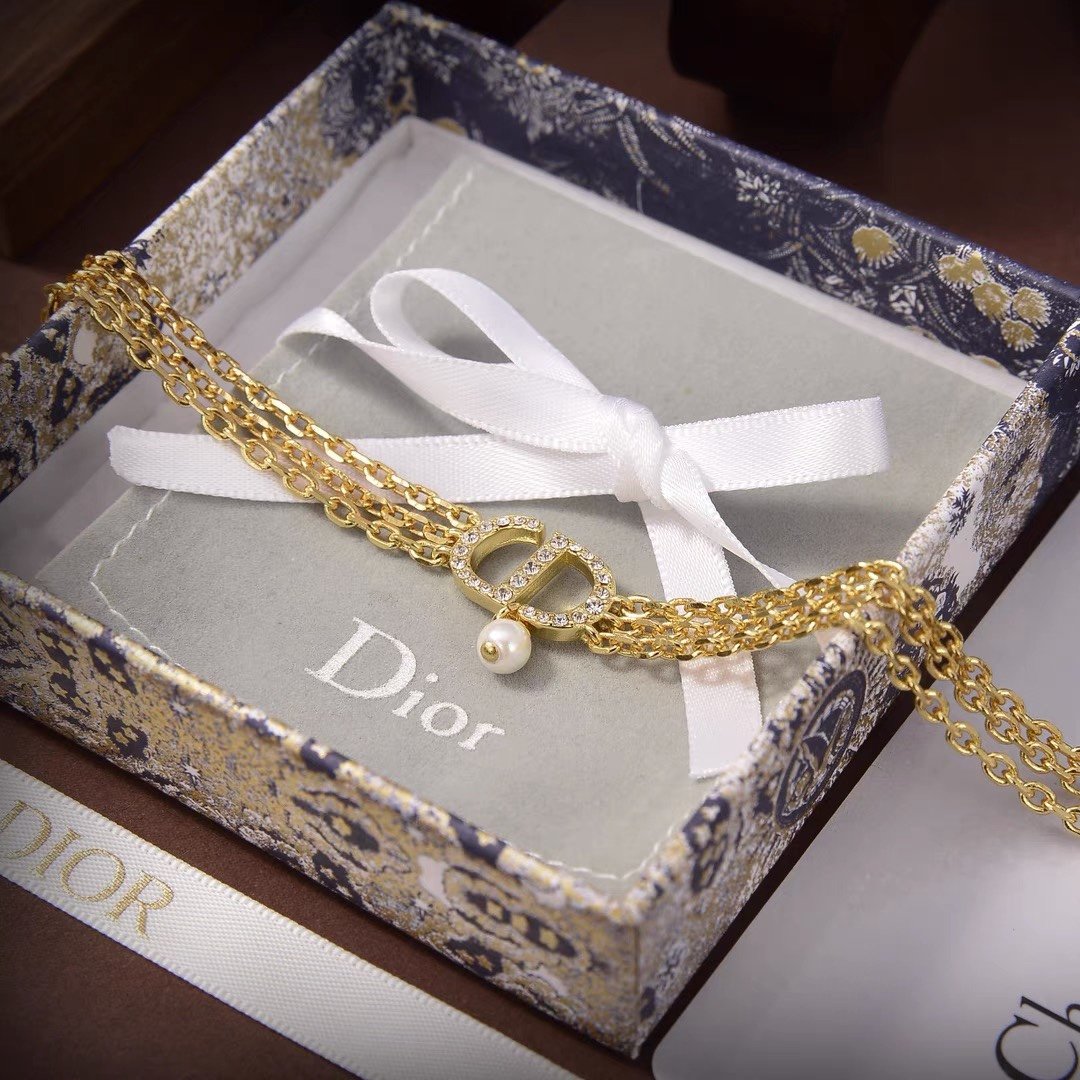 Fashion Three-Layer Pearl Pendant Necklace