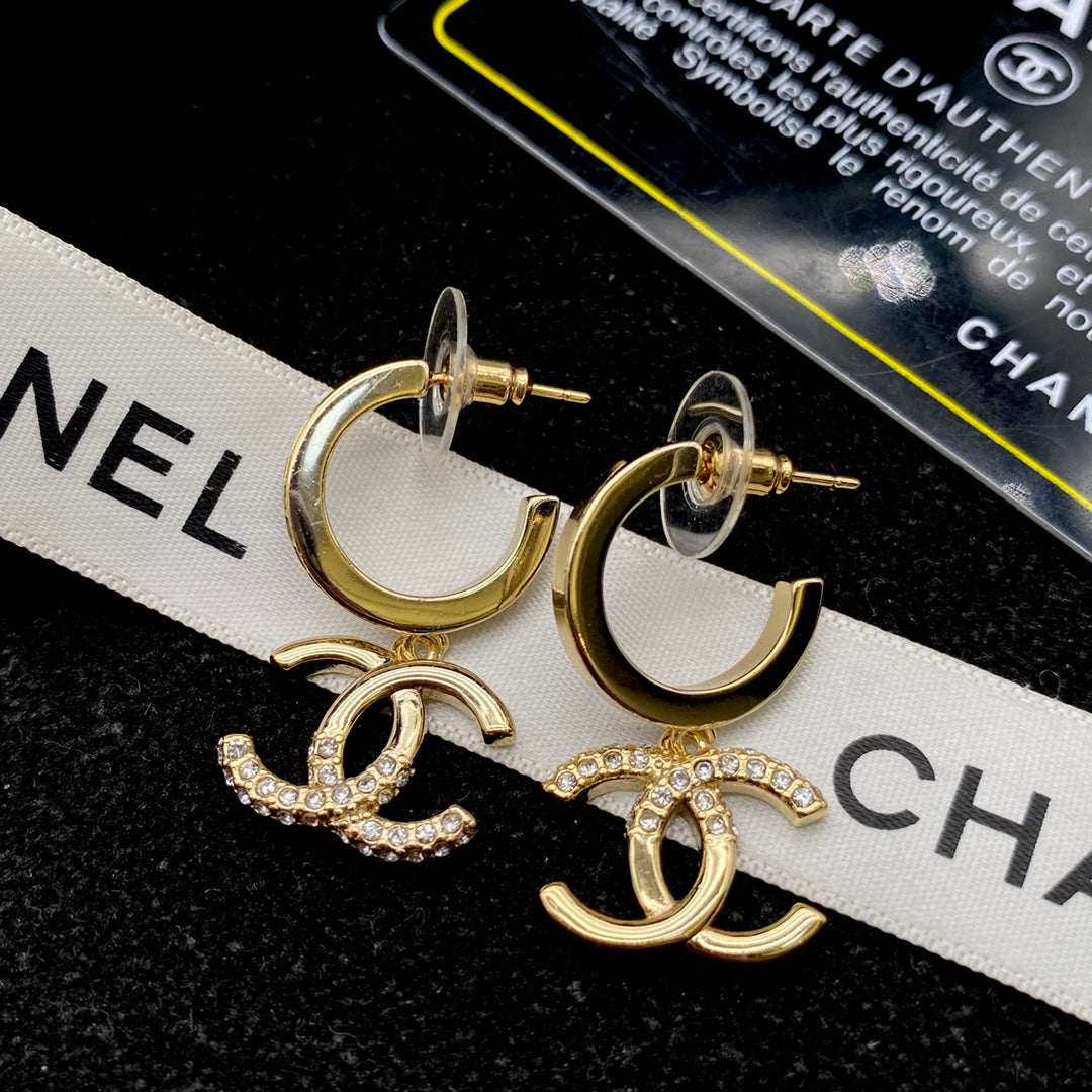 October New Trend - Moon Diamond Earrings
