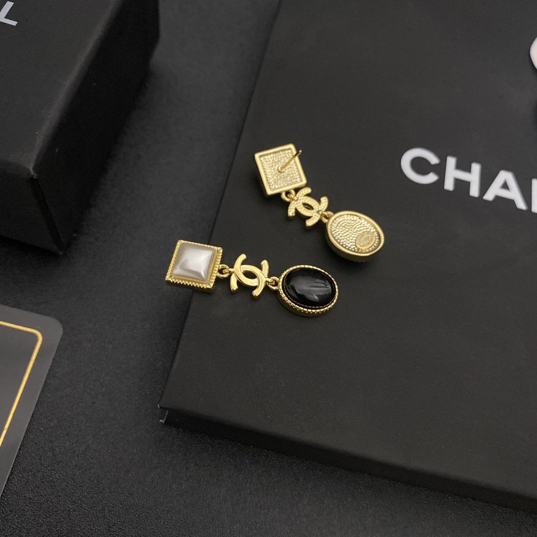 Fashion Big Rhinestone Pendant Earrings