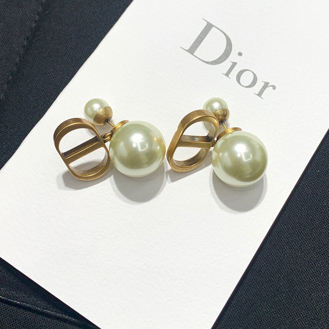 Pearl Retro Metal Fashion Earrings
