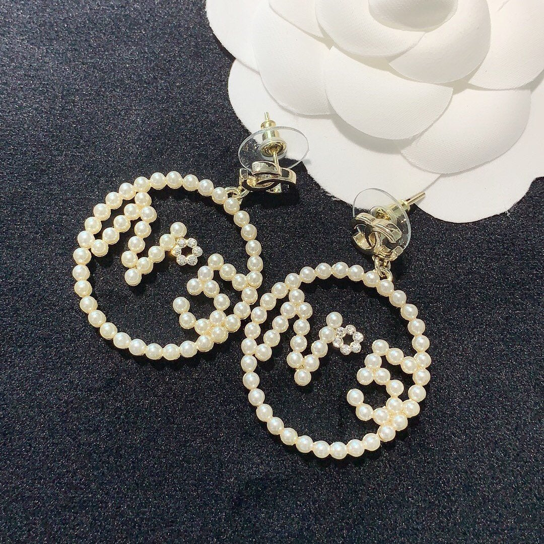 Fashion Round Pearl Letter Earrings